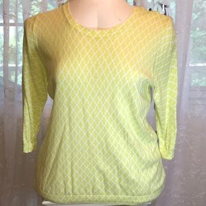 Lightweight lime and white sweater 🍈